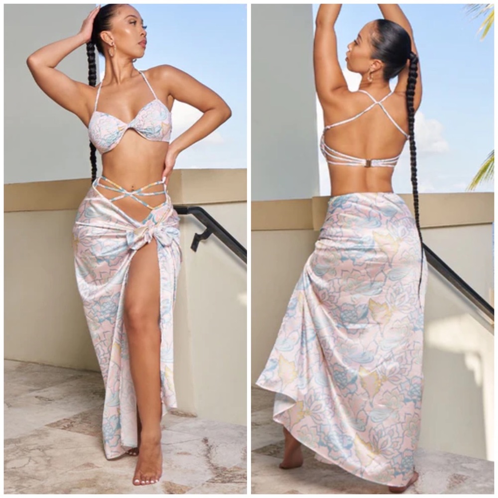 {Icon Swim} Botanical Print Sarong